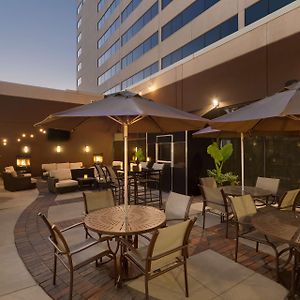 Hilton Suites Chicago/Oakbrook Terrace